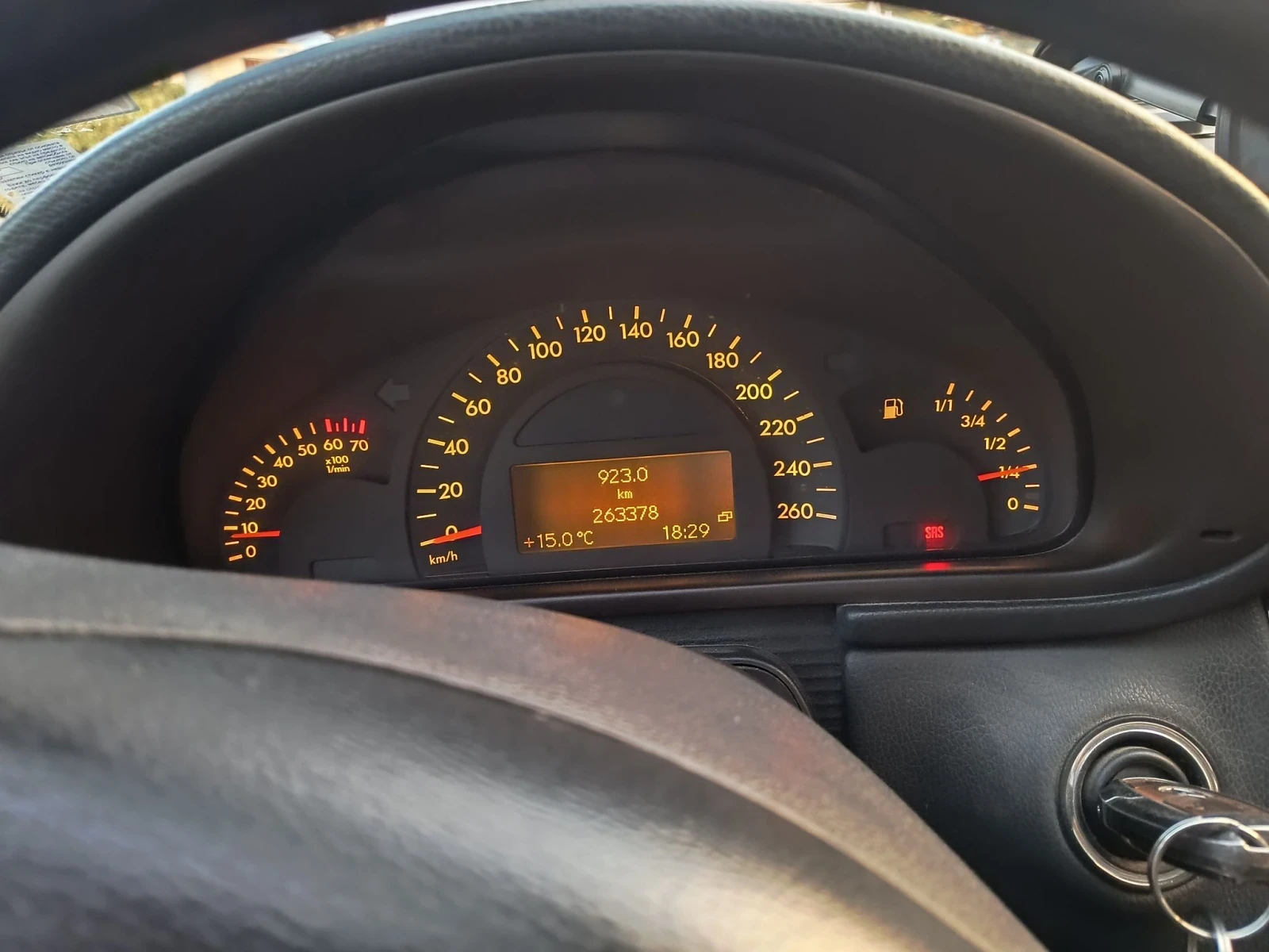 Mercedes-Benz C 200 Elegance kompressor + gas, снимка 6 - Автомобили и джипове - 56647571