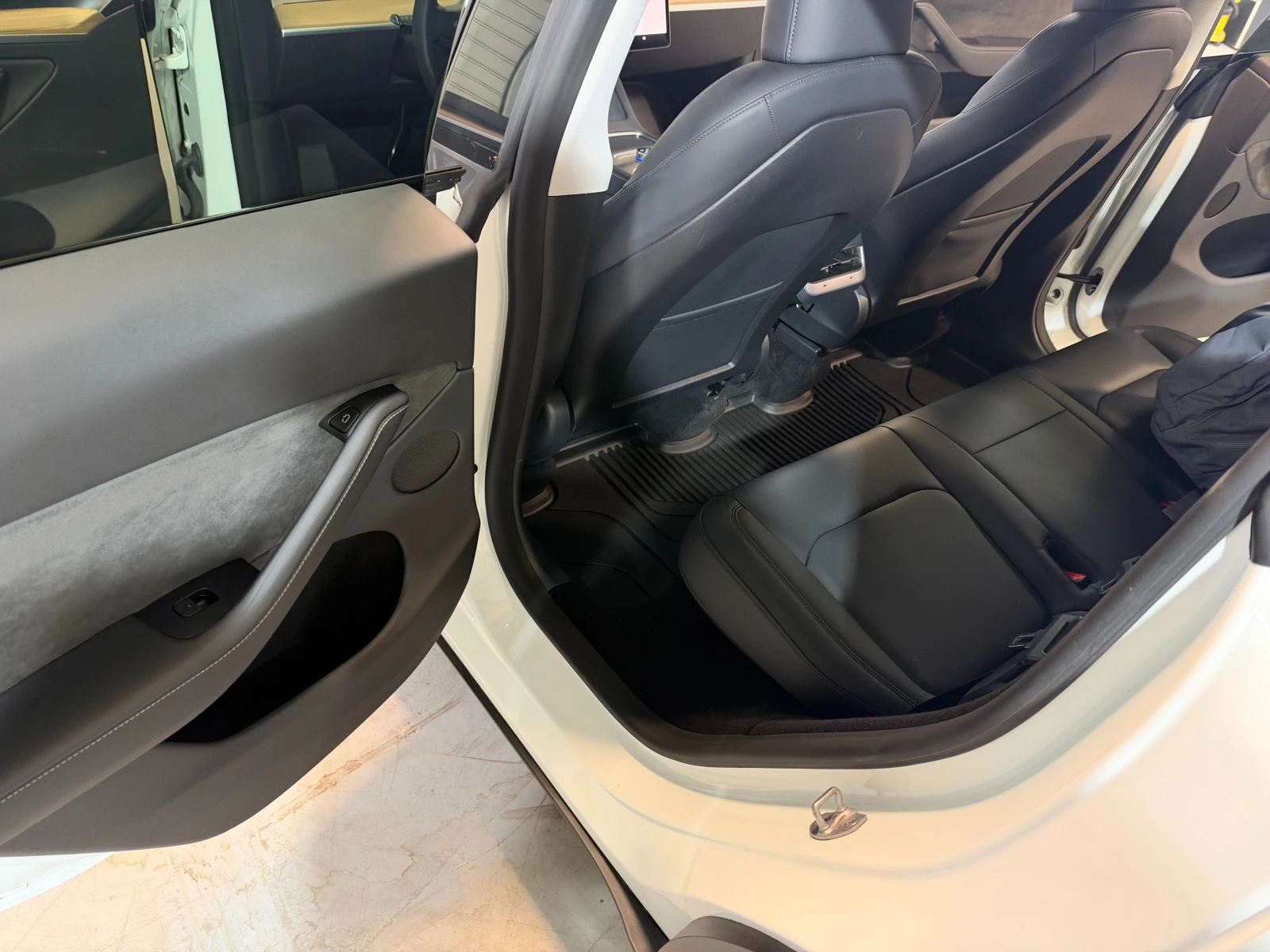 Tesla Model Y Long Range Dual Motor с Гаранция, снимка 14 - Автомобили и джипове - 56702905