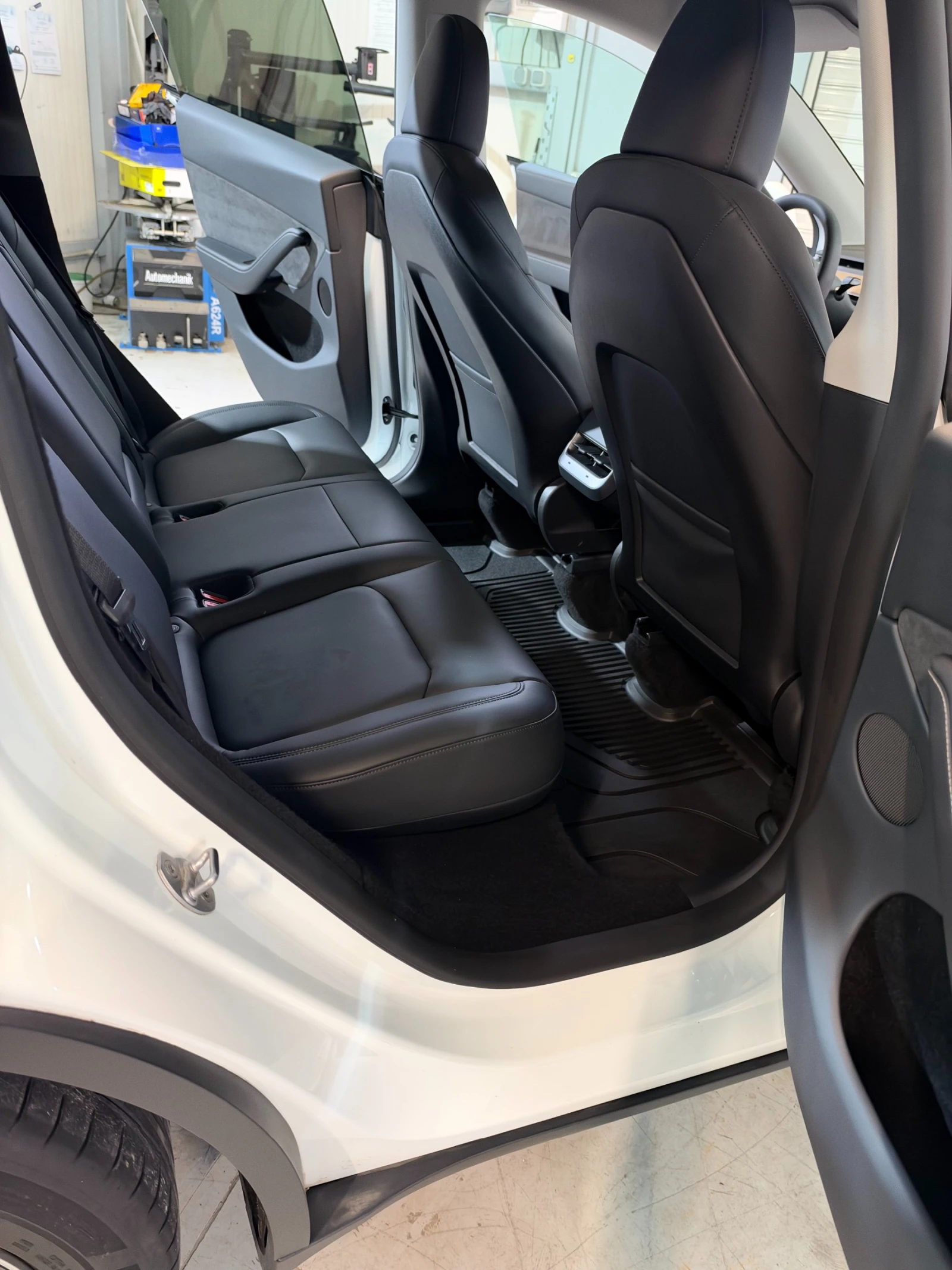Tesla Model Y Long Range Dual Motor с Гаранция, снимка 8 - Автомобили и джипове - 56702905