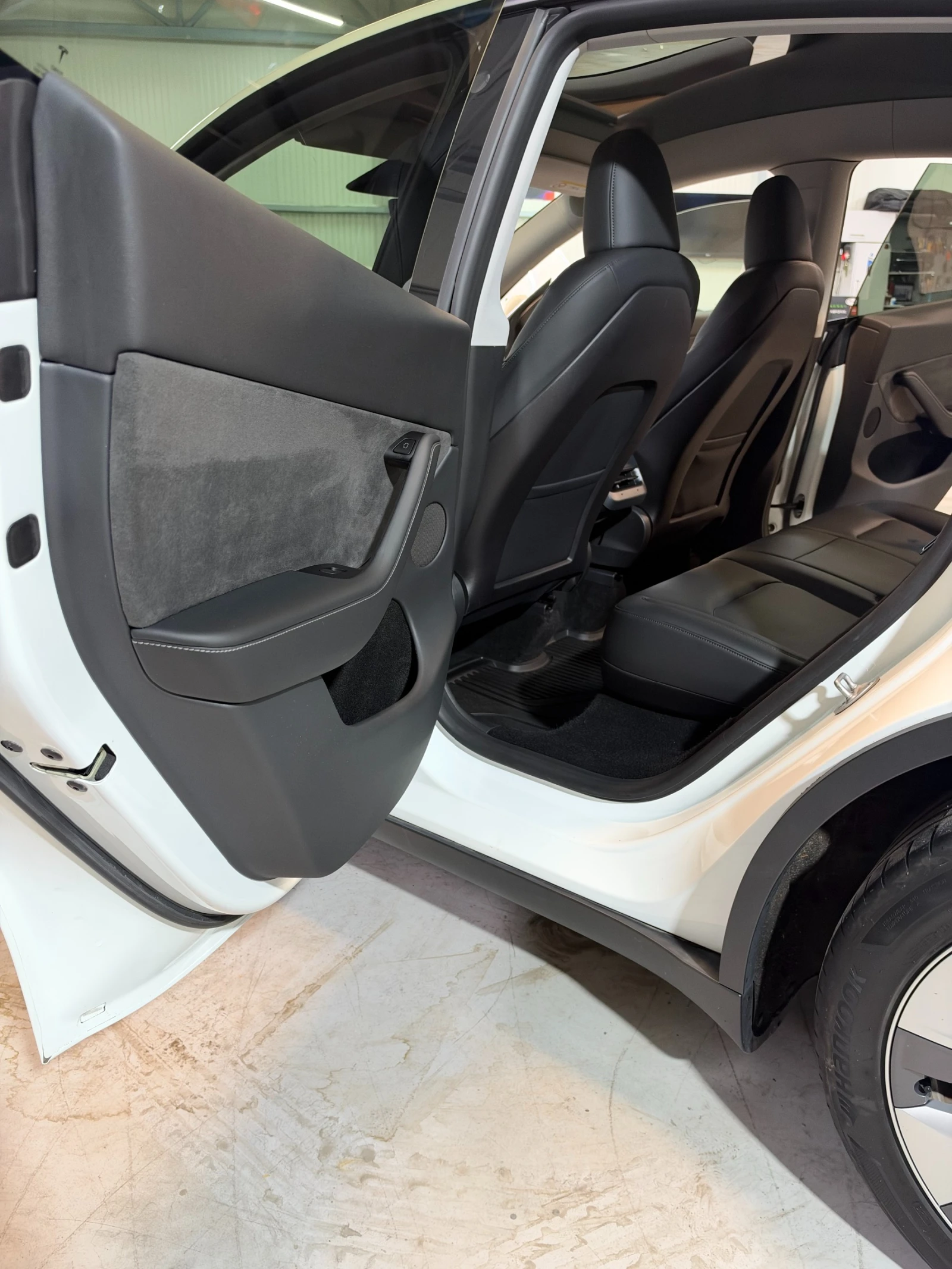 Tesla Model Y Long Range Dual Motor с Гаранция, снимка 13 - Автомобили и джипове - 56702905