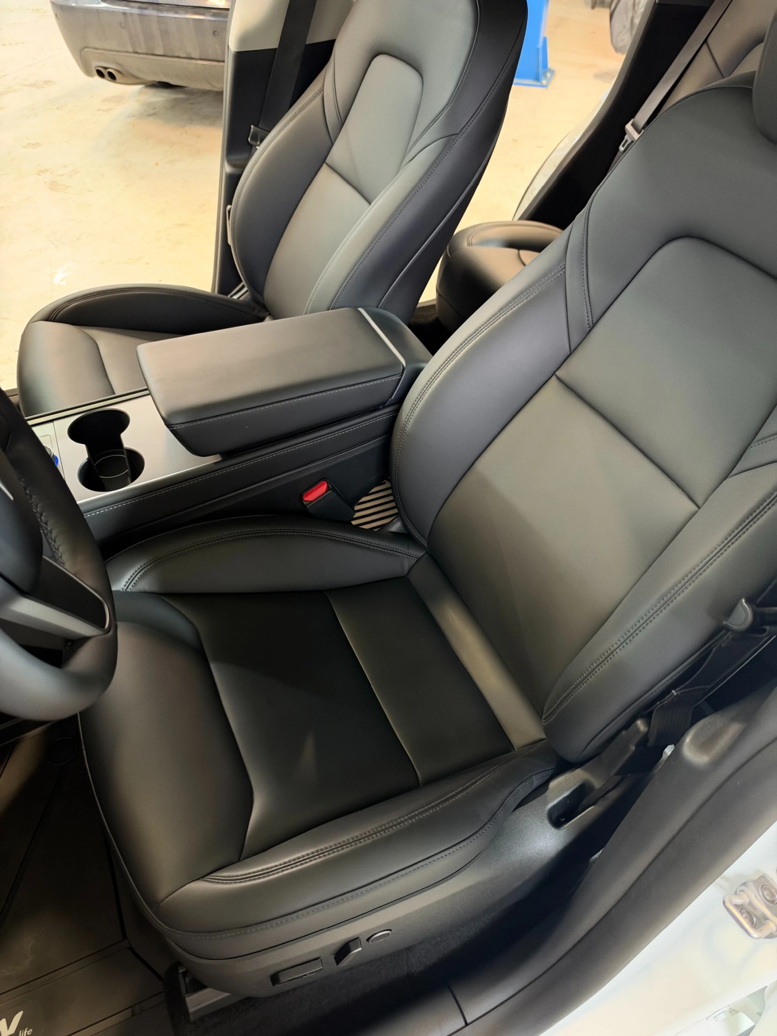 Tesla Model Y Long Range Dual Motor с Гаранция, снимка 10 - Автомобили и джипове - 56702905