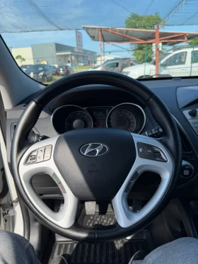 Hyundai IX35 2.0CRDI НАВИ 4х4КОЖА ПОДГРЕВ ВИДЕО ТЕГЛИЧ ЛИЗИНГ, снимка 9