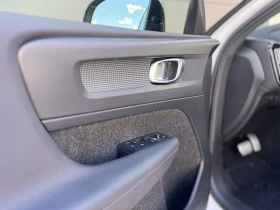 Volvo XC40 D3 150 к.с r-design, снимка 8
