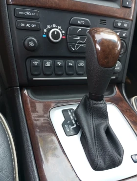 Обява за продажба на Volvo Xc90 2.4 D5 R-DESIGN ~14 300 лв. - изображение 8