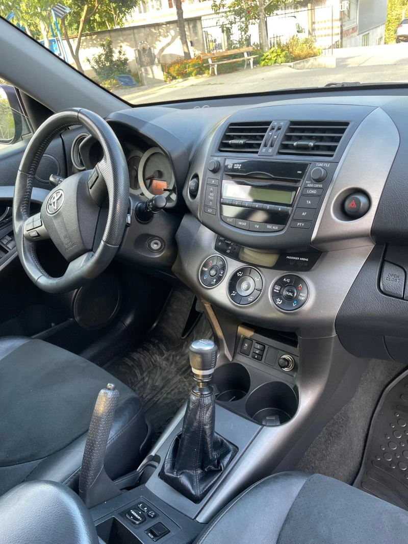 Toyota Rav4 RAV4 2.2 D4D, снимка 5 - Автомобили и джипове - 42413370