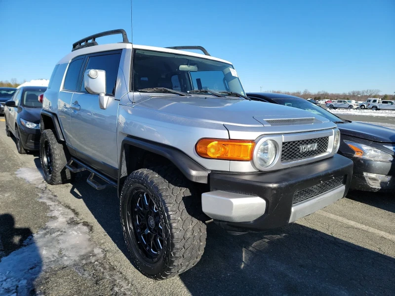 Toyota Fj cruiser, снимка 1 - Автомобили и джипове - 48726011