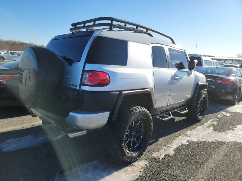 Toyota Fj cruiser, снимка 6 - Автомобили и джипове - 48726011