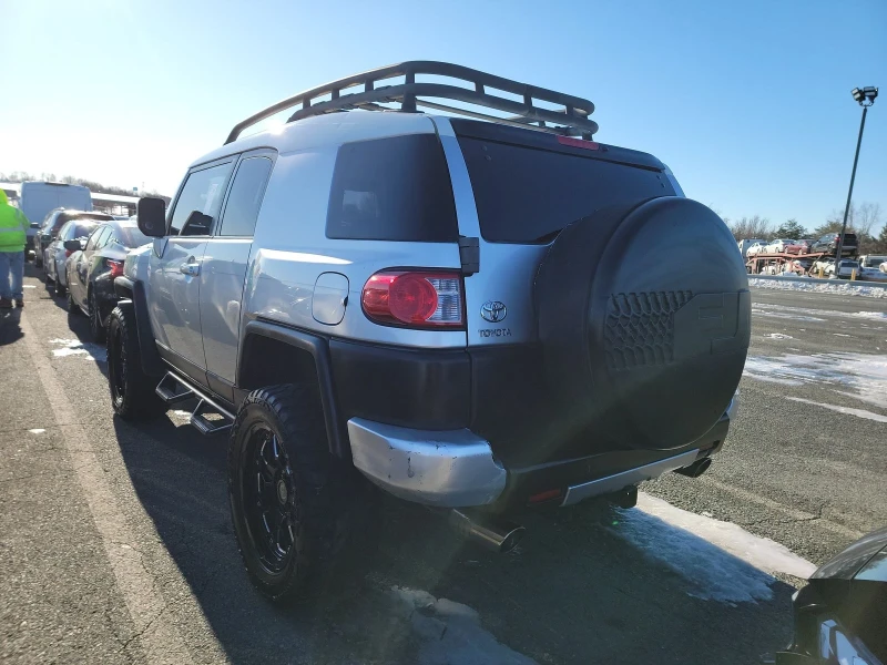 Toyota Fj cruiser, снимка 4 - Автомобили и джипове - 48726011