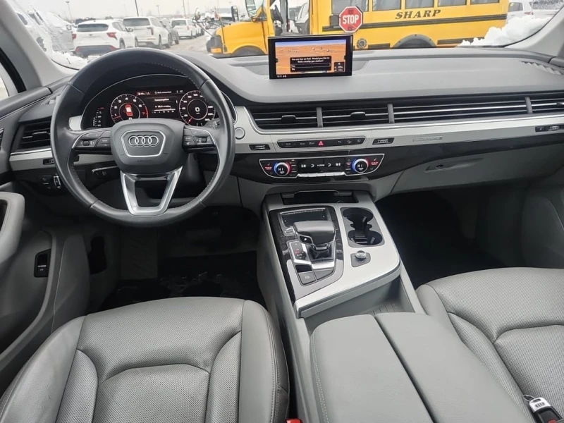 Audi Q7 * PREMIUM PLUS * CARFAX * БЕЗ ПЪРВОНАЧАЛНА ВНОСКА, снимка 11 - Автомобили и джипове - 53009849