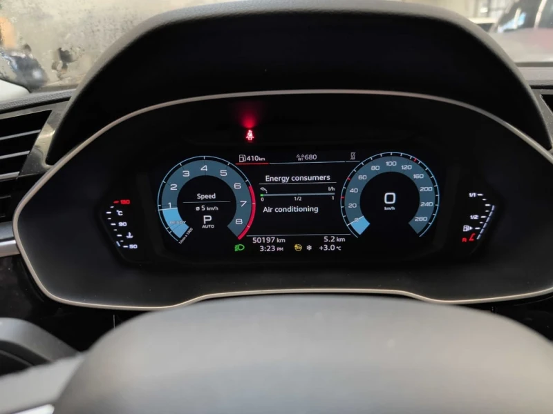 Audi Q3 * Komfort * CARFAX * Quattro AWD, снимка 8 - Автомобили и джипове - 53261943