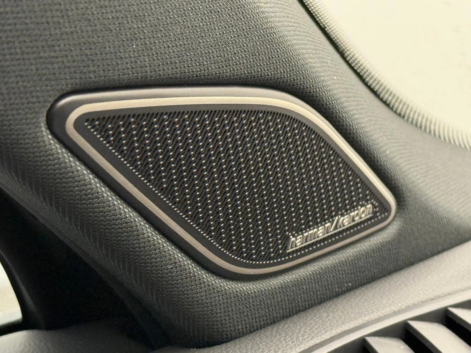 VW Tayron 1.5* HIBRID* R-LINE* H&K* HEAD-UP* KEYLESS* DISTR* - изображение 6