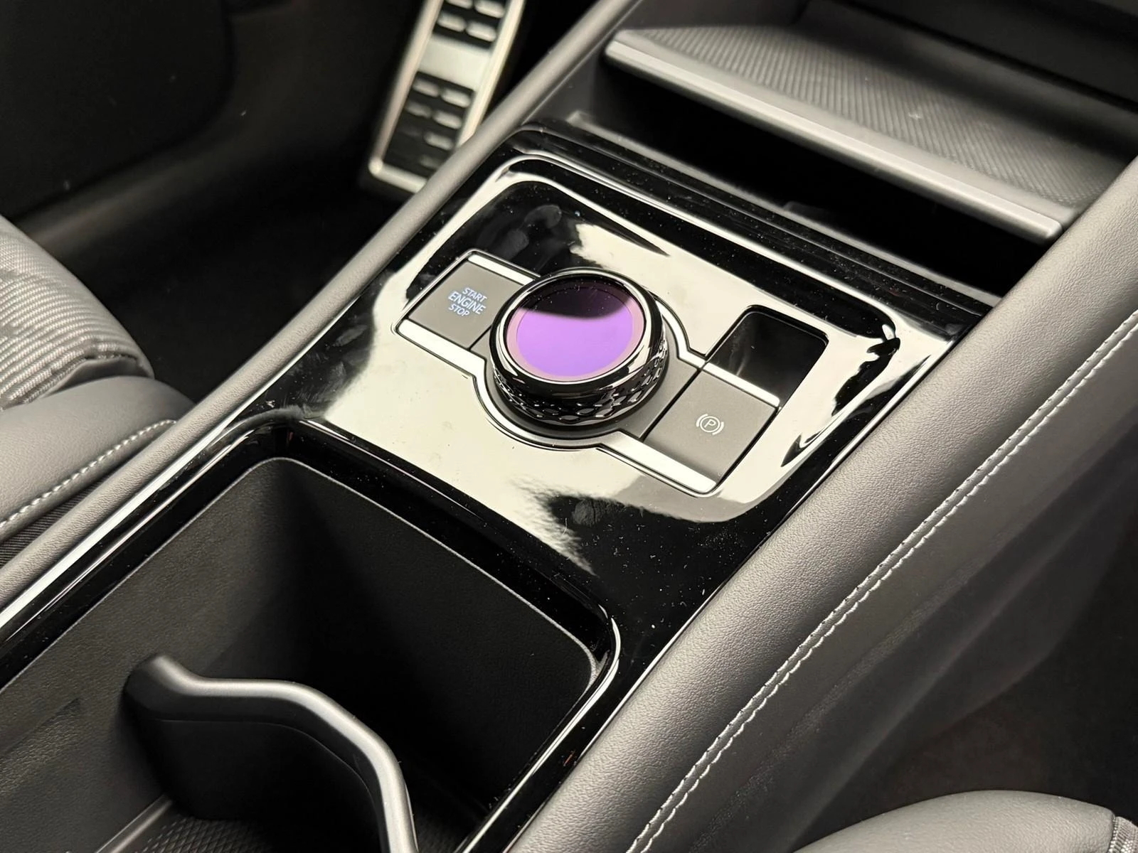 VW Tayron 1.5* HIBRID* R-LINE* H&K* HEAD-UP* KEYLESS* DISTR* - изображение 10