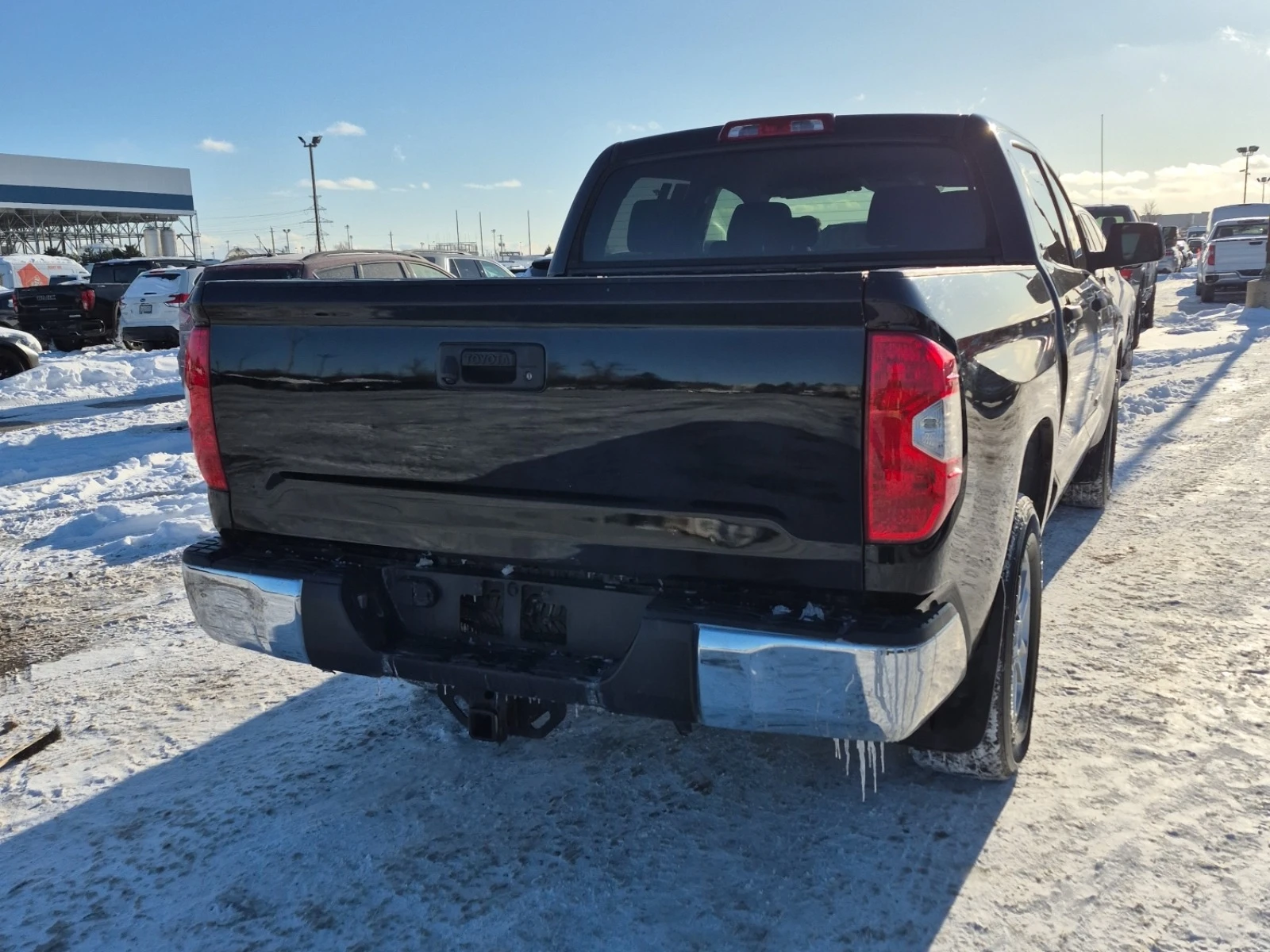 Toyota Tundra SR5 CREW CAB SHORT * * CARFAX * * АВТО КРЕДИТ * *  - изображение 3