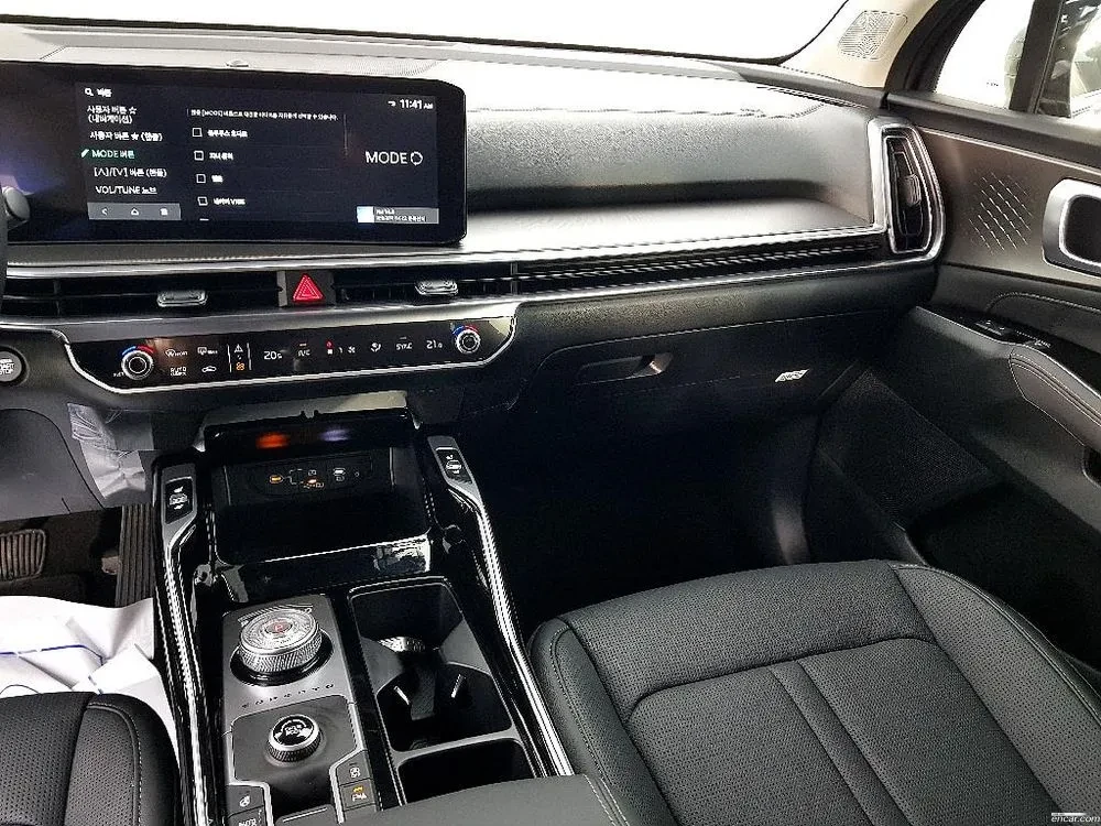 Kia Sorento 2.5L Turbo MQ4 facelift, снимка 10 - Автомобили и джипове - 54612152