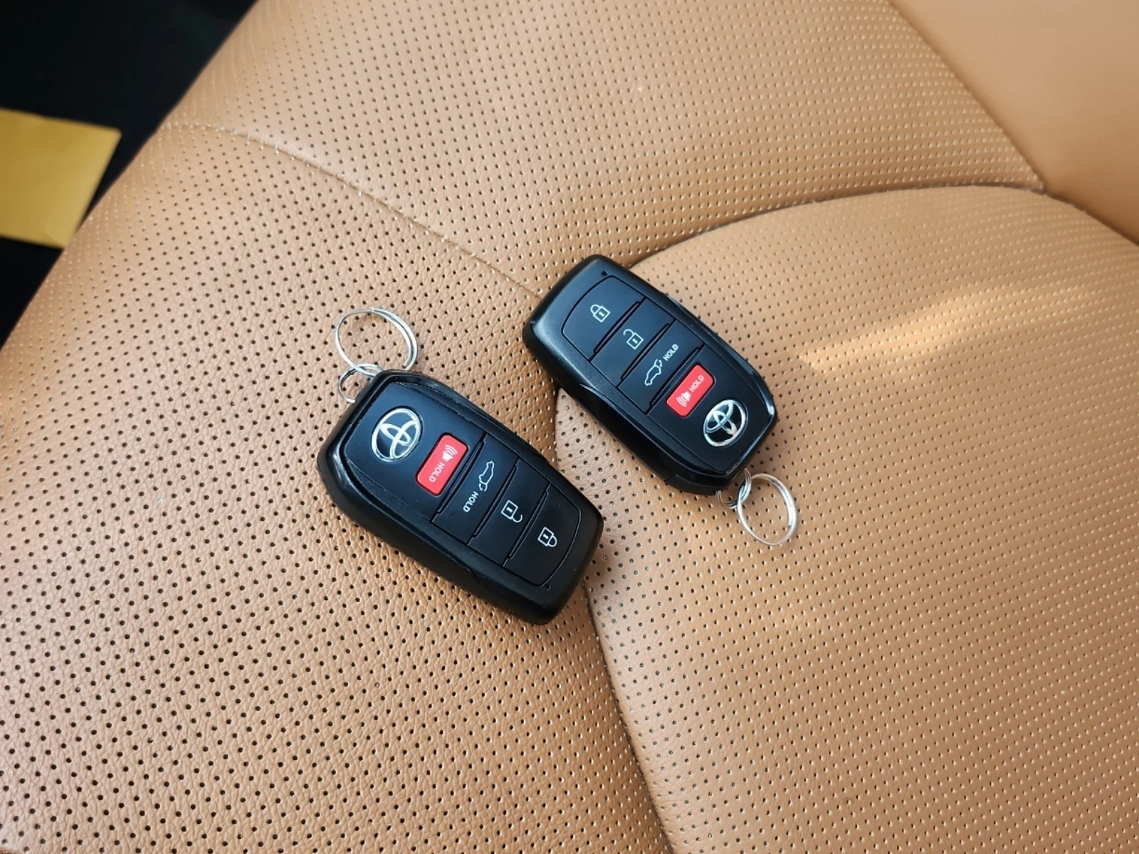 Toyota Highlander HYBRID LIMITED * * CARFAX * * АВТО КРЕДИТ * * , снимка 11 - Автомобили и джипове - 54964353