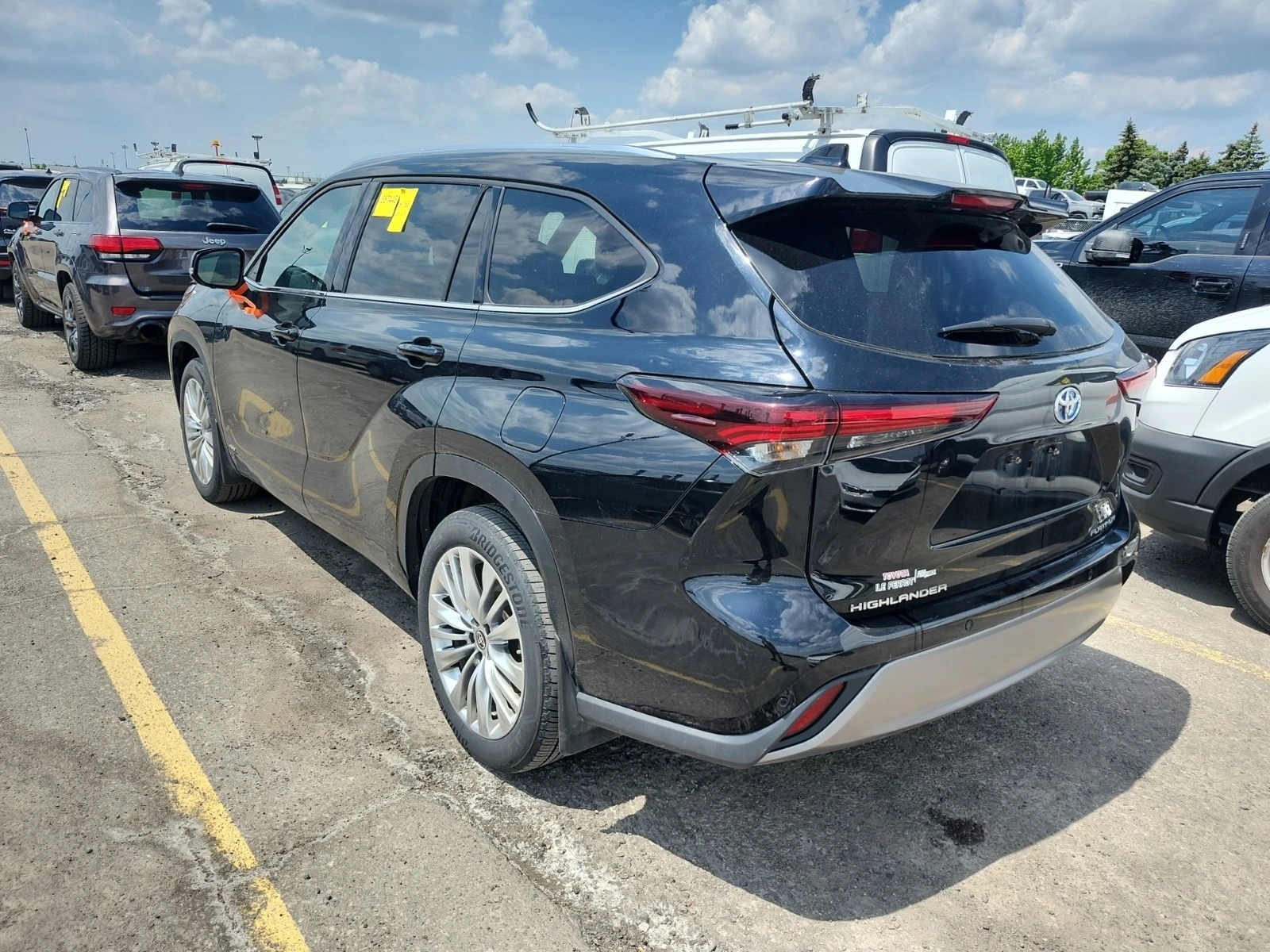 Toyota Highlander HYBRID LIMITED * * CARFAX * * АВТО КРЕДИТ * * , снимка 4 - Автомобили и джипове - 54964353