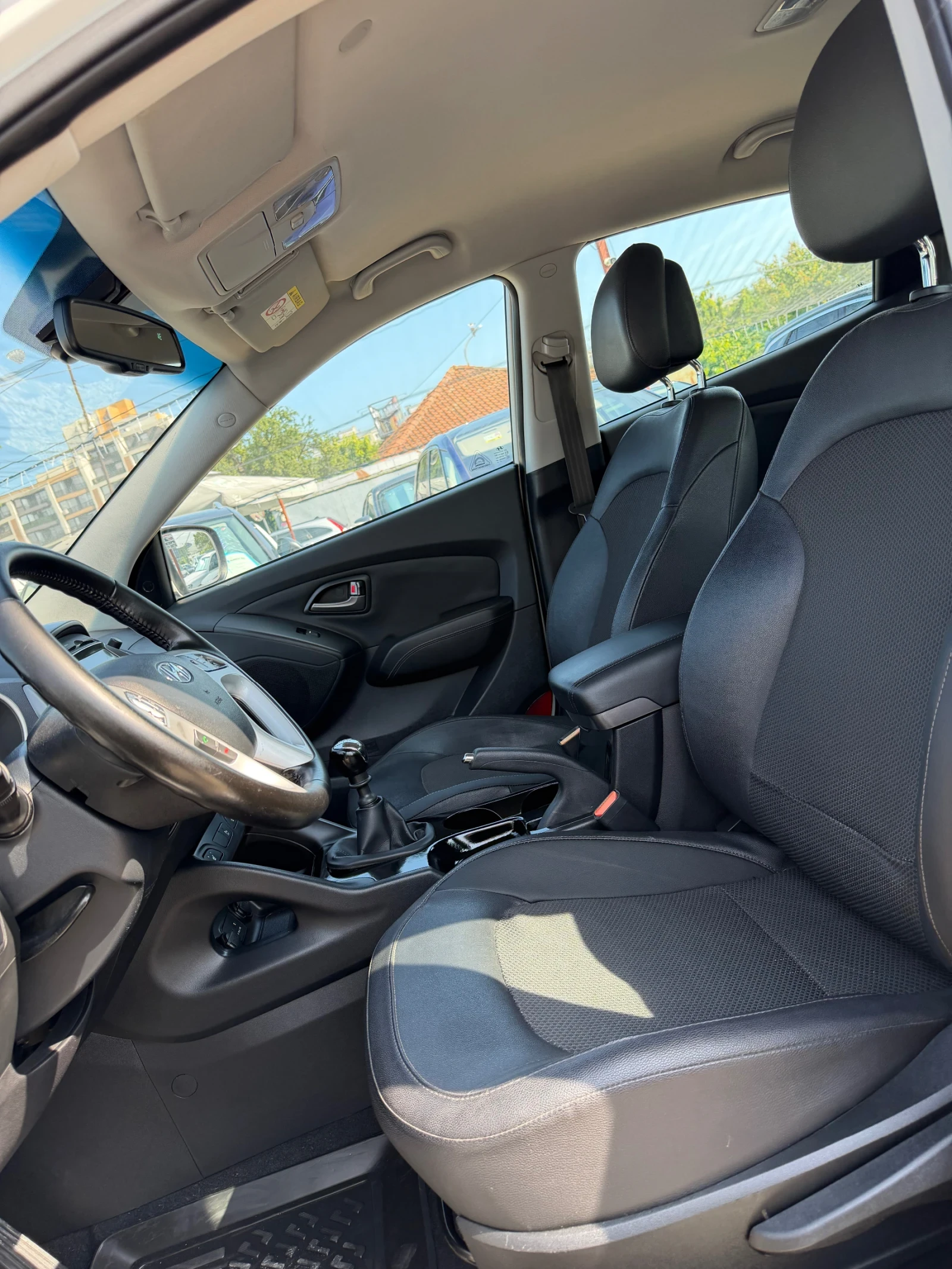 Hyundai IX35 2.0CRDI НАВИ 4х4КОЖА ПОДГРЕВ ВИДЕО ТЕГЛИЧ ЛИЗИНГ, снимка 10 - Автомобили и джипове - 54997239