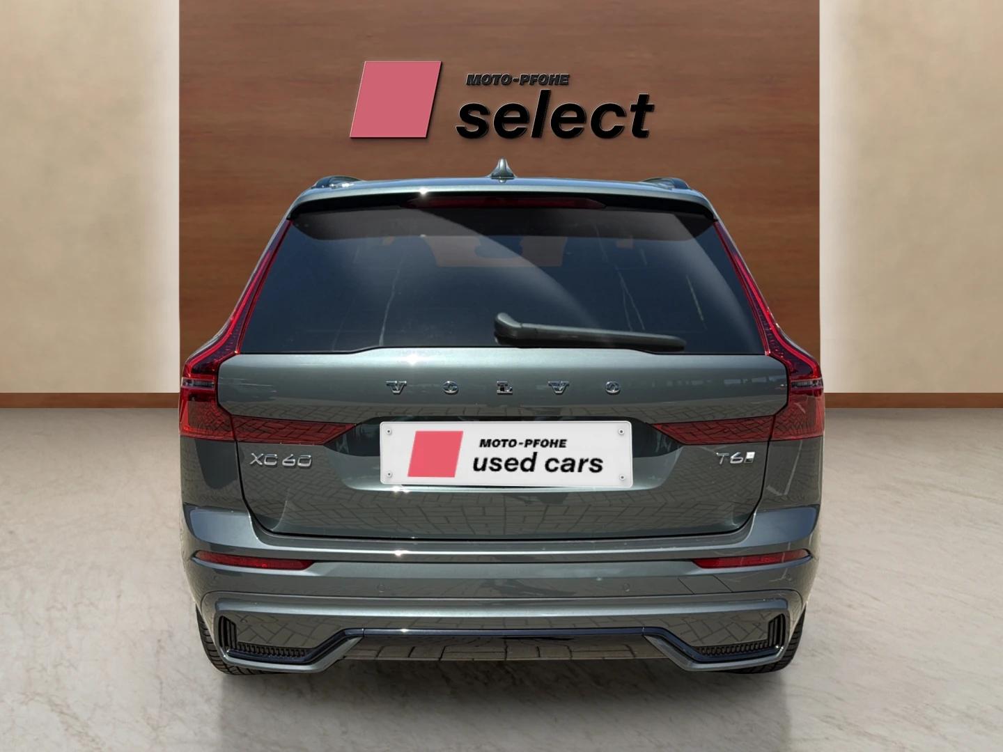 Volvo XC60 2.0 PHEV, снимка 8 - Автомобили и джипове - 55094232