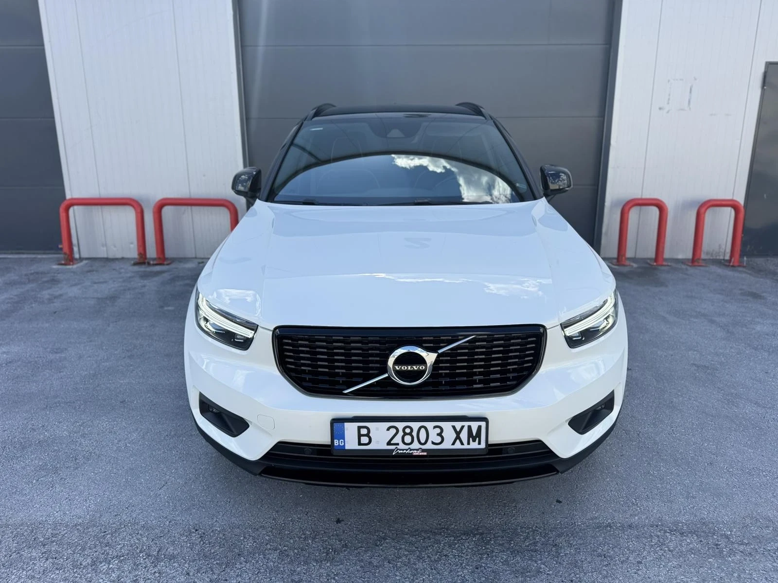 Volvo XC40 D3 150 к.с r-design