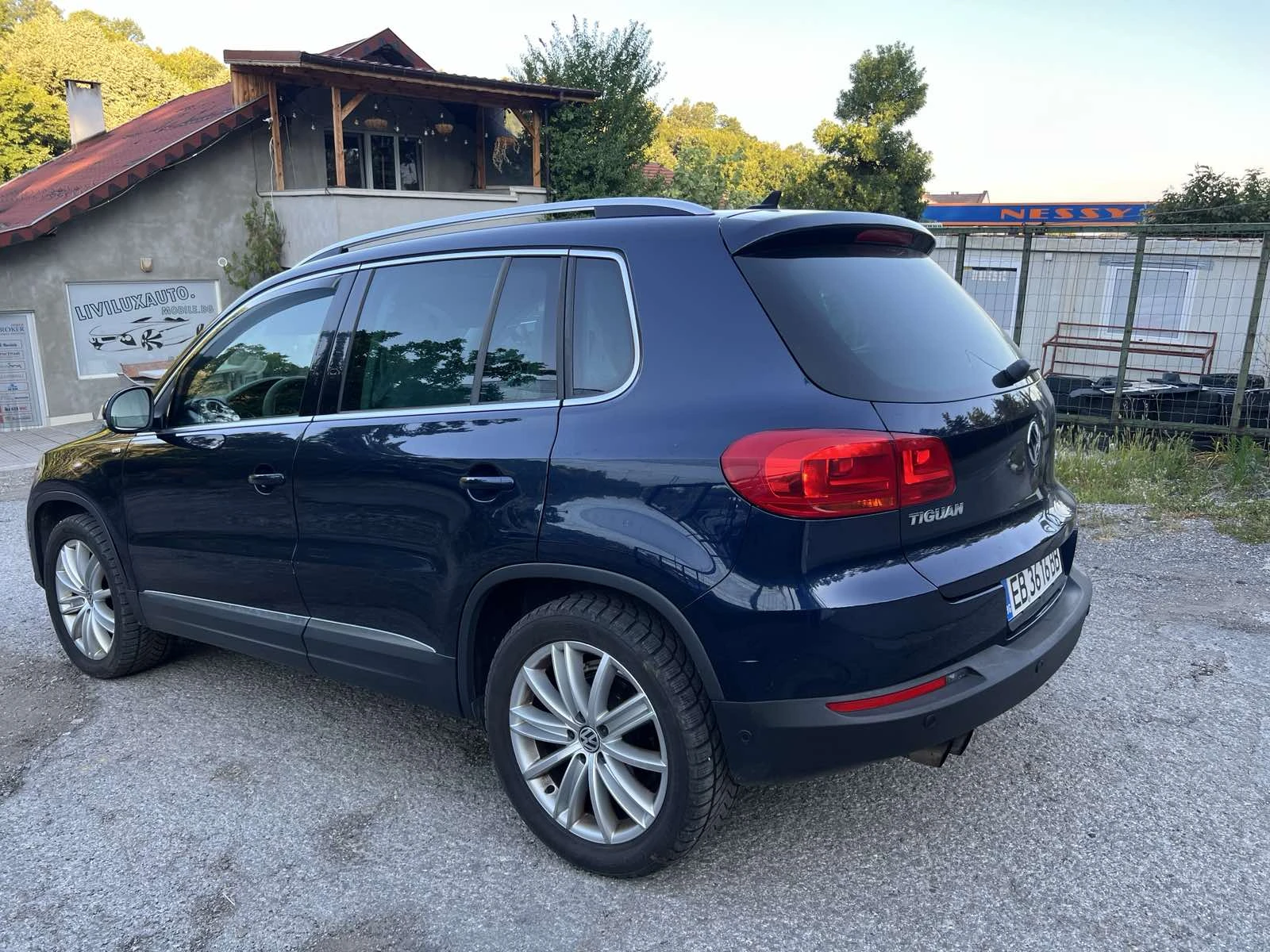 VW Tiguan 2.0140к.с.NAVI4X4, снимка 5 - Автомобили и джипове - 55600729