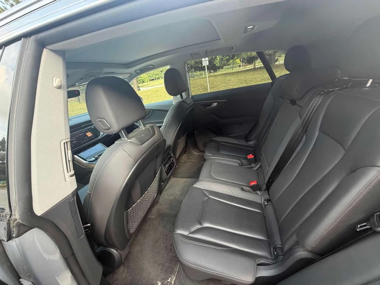 Audi Q8 Progressiv / LED / CARFAX / АВТОКРЕДИТ, снимка 13 - Автомобили и джипове - 55623154