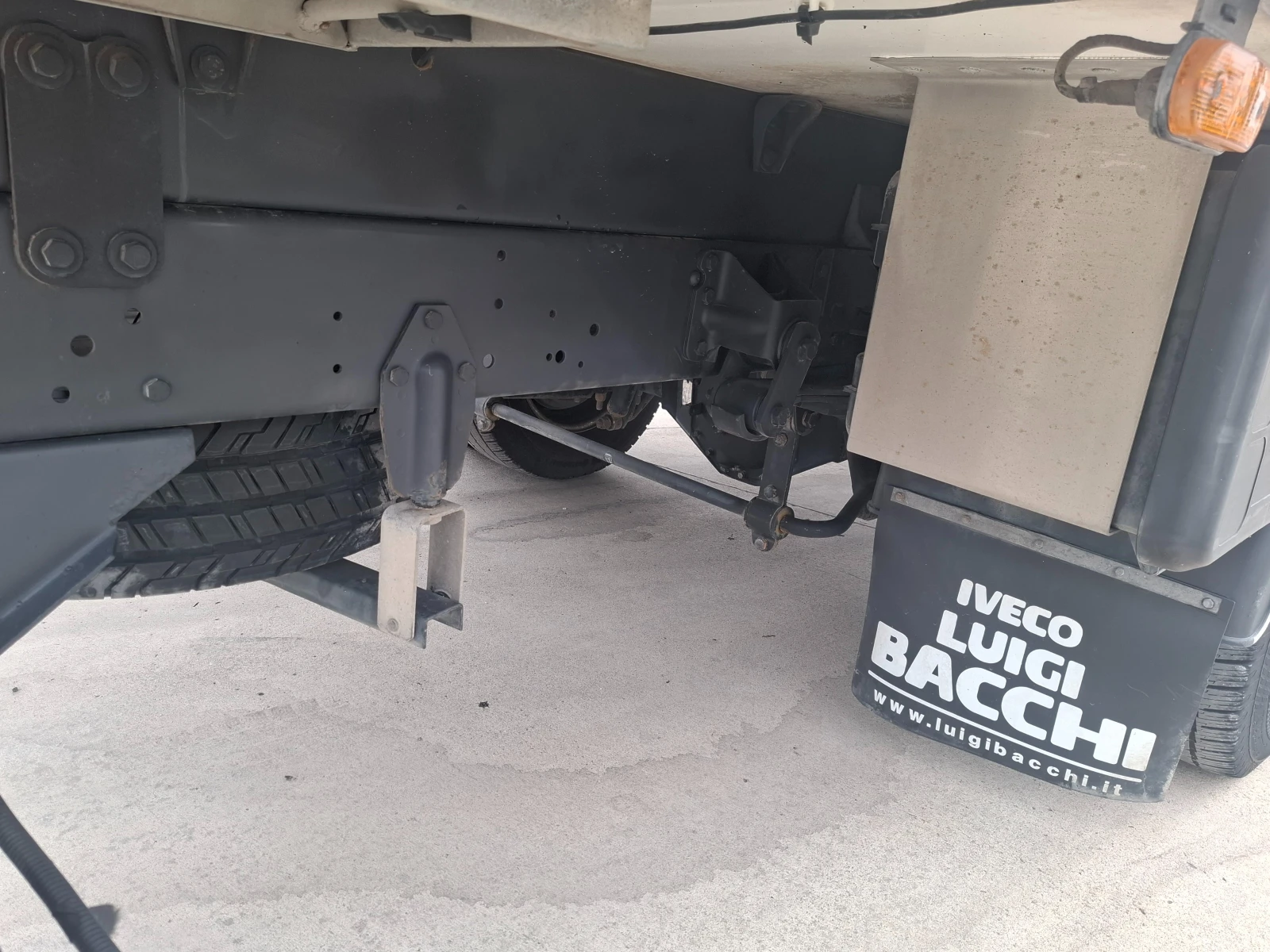 Iveco Daily 3.0/Euro6B/220V/Климатик, снимка 13 - Бусове и автобуси - 53883457