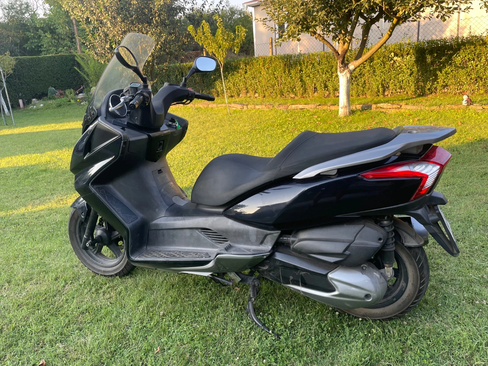 Kymco Downtown Скутер - изображение 6