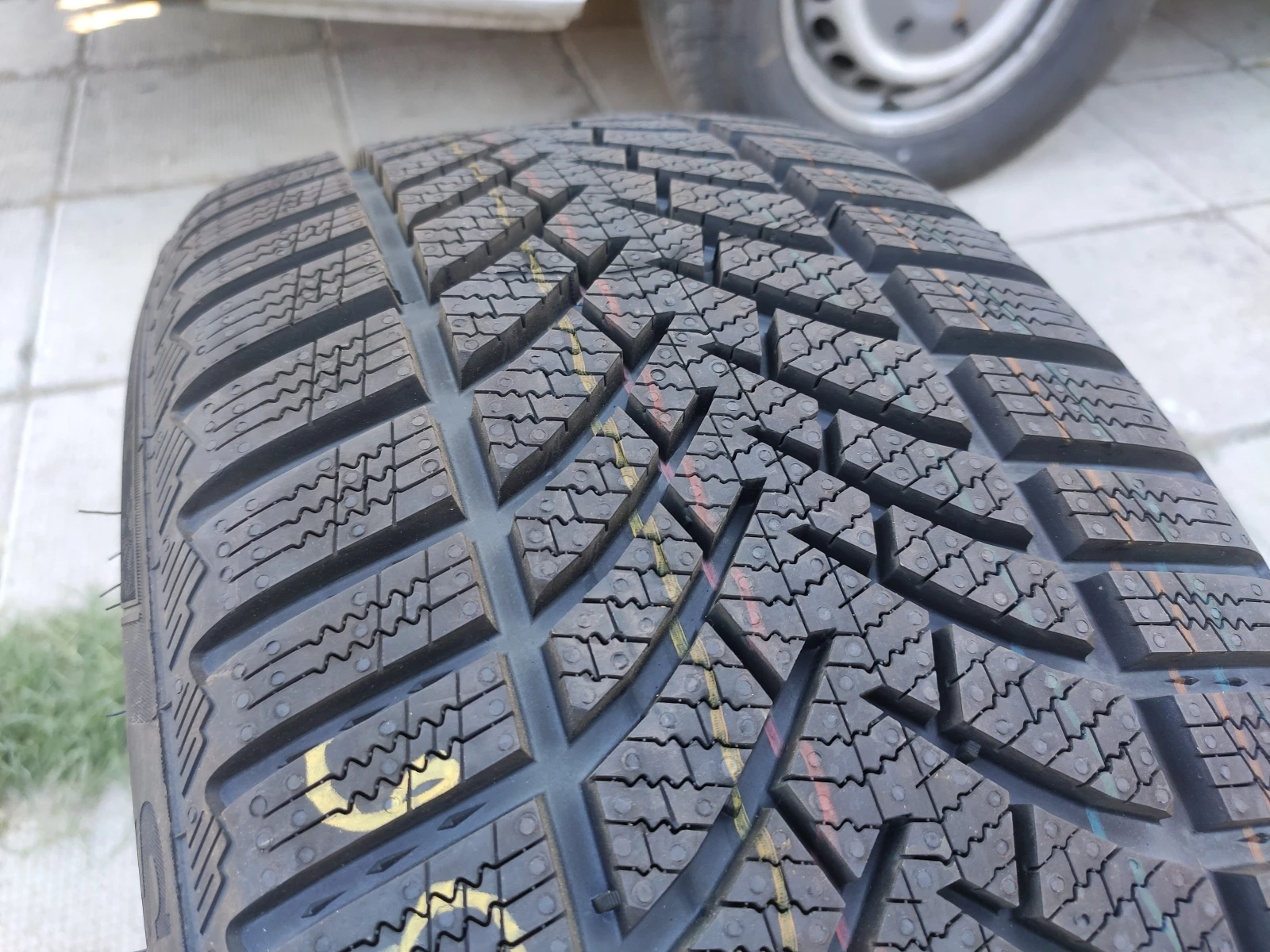  225/40R18 | Mobile.bg   3