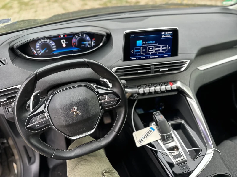 Peugeot 3008 1.2 PureTech Allure, снимка 9 - Автомобили и джипове - 48795287