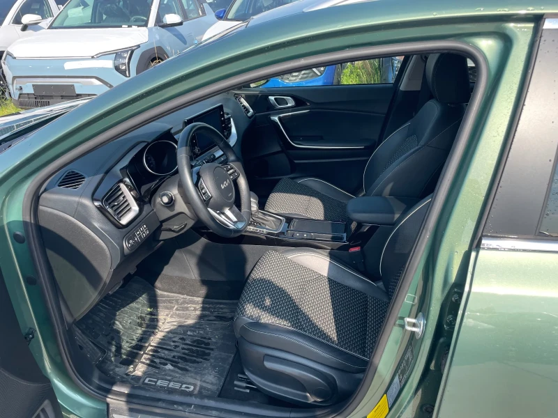 Kia Ceed 1.6 PHEV(Plug-in hybrid), снимка 6 - Автомобили и джипове - 52285599