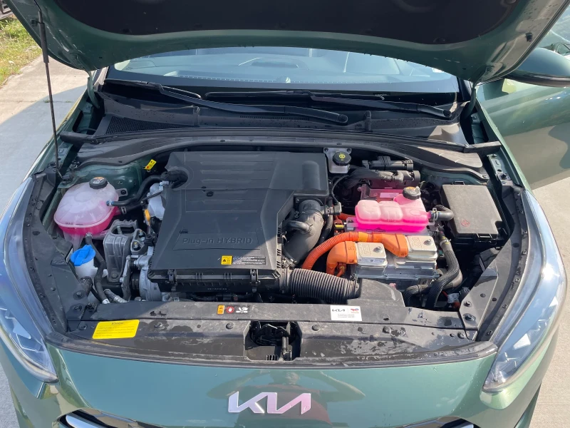 Kia Ceed 1.6 PHEV(Plug-in hybrid), снимка 5 - Автомобили и джипове - 52285599