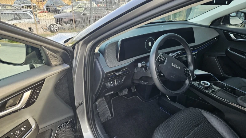 Kia EV6, снимка 15 - Автомобили и джипове - 51791009