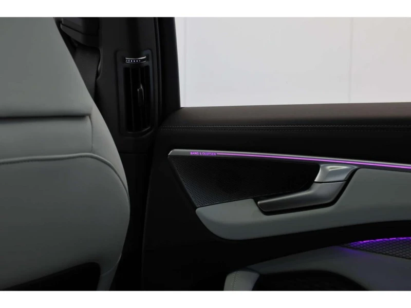 Audi A6 E-HYBRID QUATTRO S-LINE PANO B&O HEAD UP 360, снимка 16 - Автомобили и джипове - 51708709