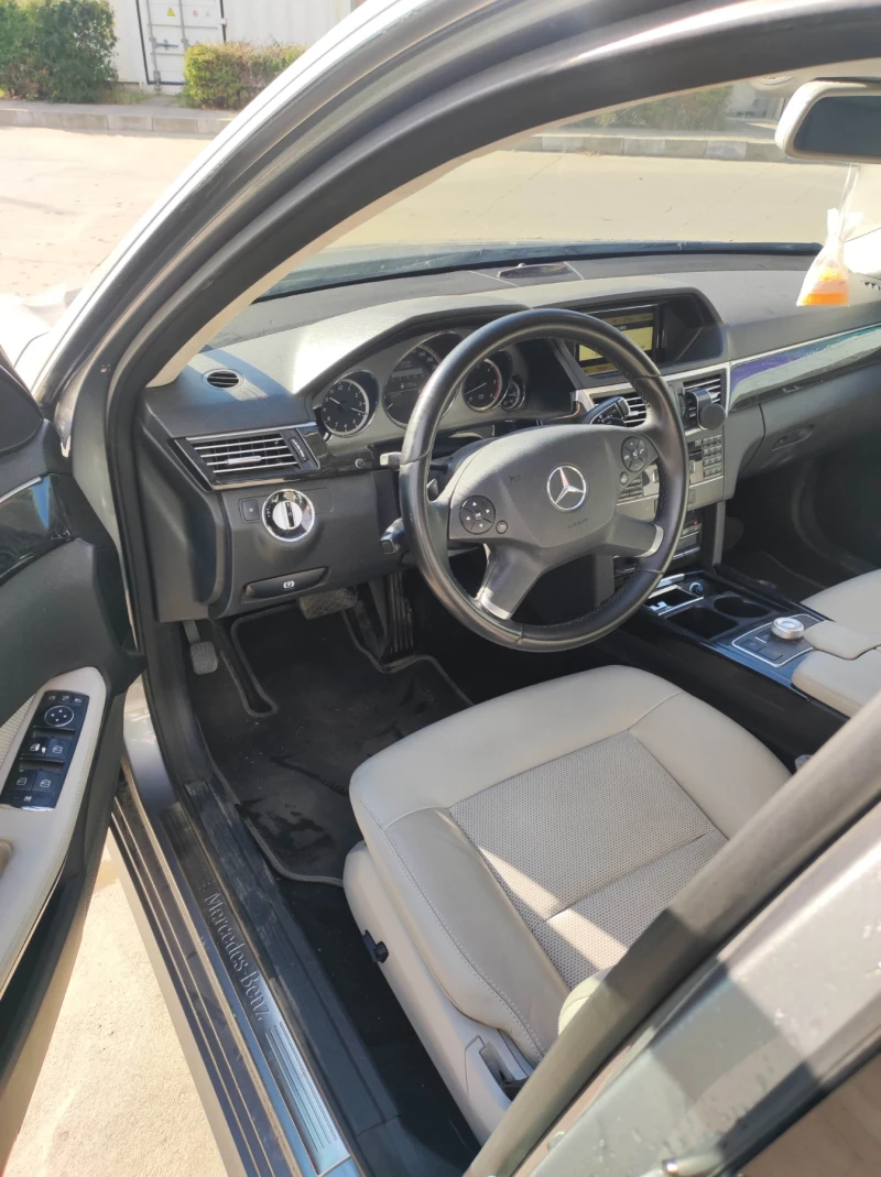 Mercedes-Benz E 350 4 matik , снимка 2 - Автомобили и джипове - 52242116