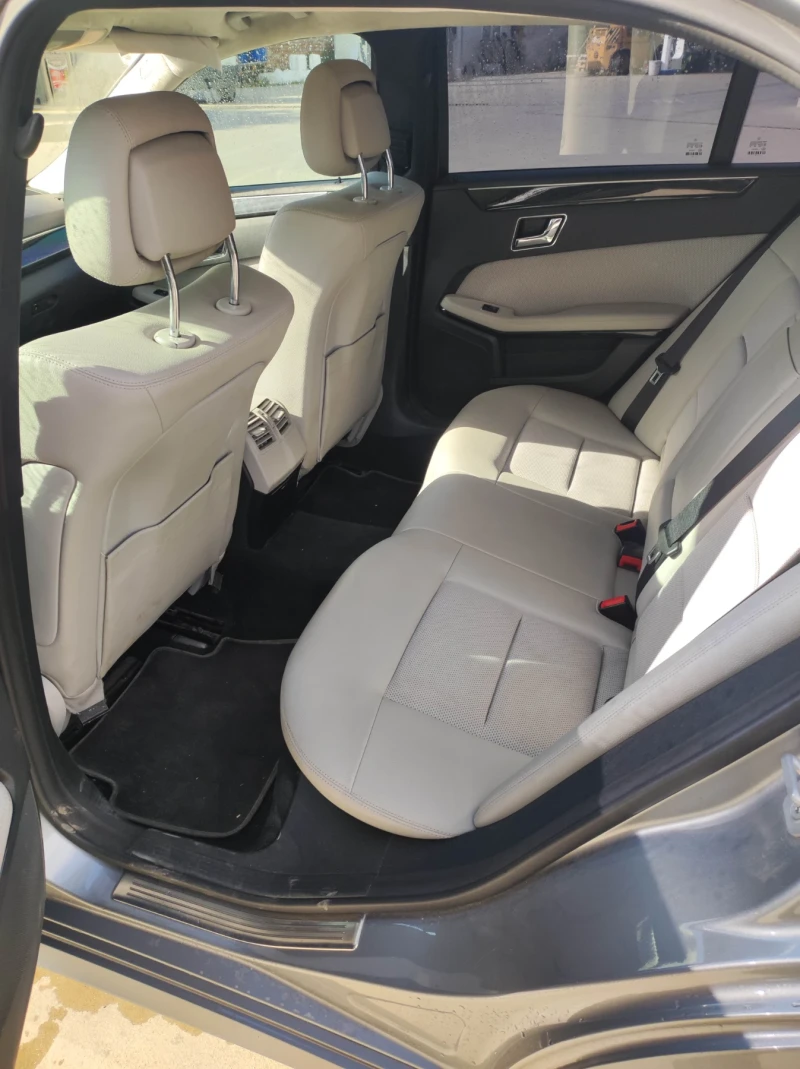 Mercedes-Benz E 350 4 matik , снимка 5 - Автомобили и джипове - 52242116