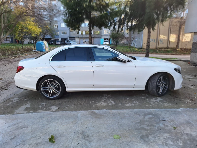 Mercedes-Benz E 220, снимка 12 - Автомобили и джипове - 52493924