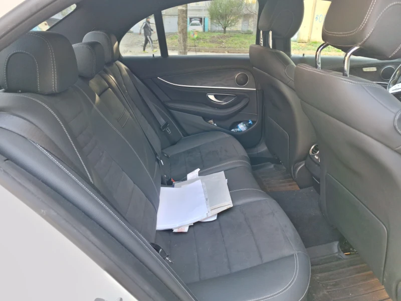 Mercedes-Benz E 220, снимка 11 - Автомобили и джипове - 52493924