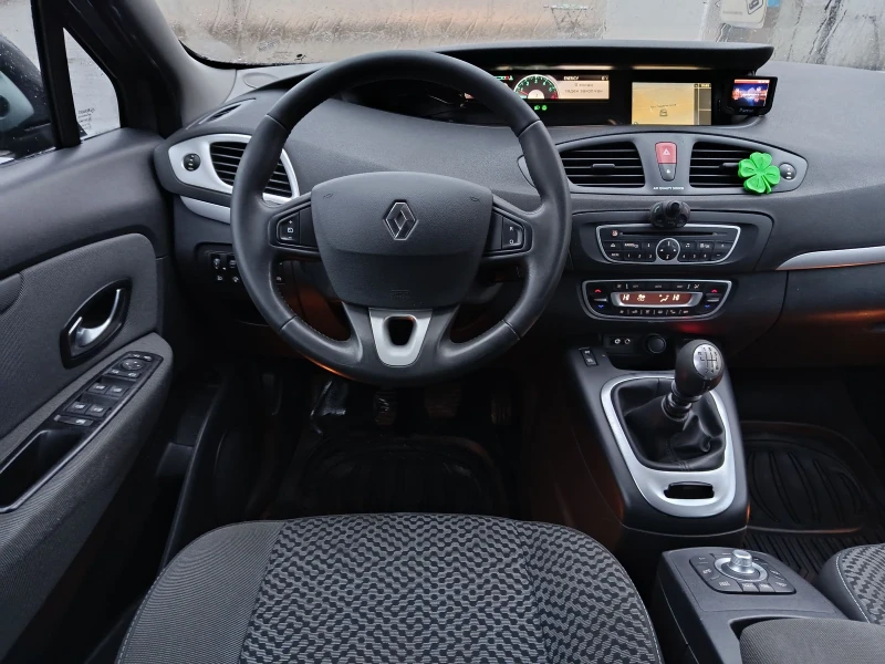 Renault Scenic 1.6dci 130k Навигация Камера Кей лес 2011г , снимка 10 - Автомобили и джипове - 53066504