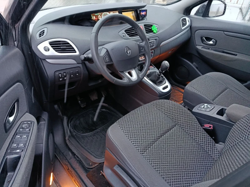 Renault Scenic 1.6dci 130k Навигация Камера Кей лес 2011г , снимка 9 - Автомобили и джипове - 53066504