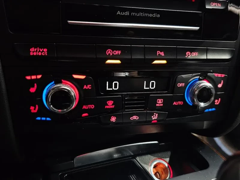 Audi A5 2.0 TDI Quattro, снимка 17 - Автомобили и джипове - 54146223