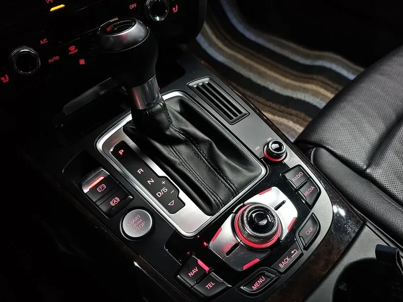 Audi A5 2.0 TDI Quattro, снимка 9 - Автомобили и джипове - 54146223