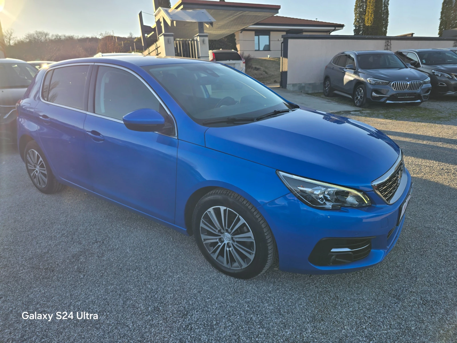 Peugeot 308 1.5HDI-131k.c-FACE-NAVI - изображение 3