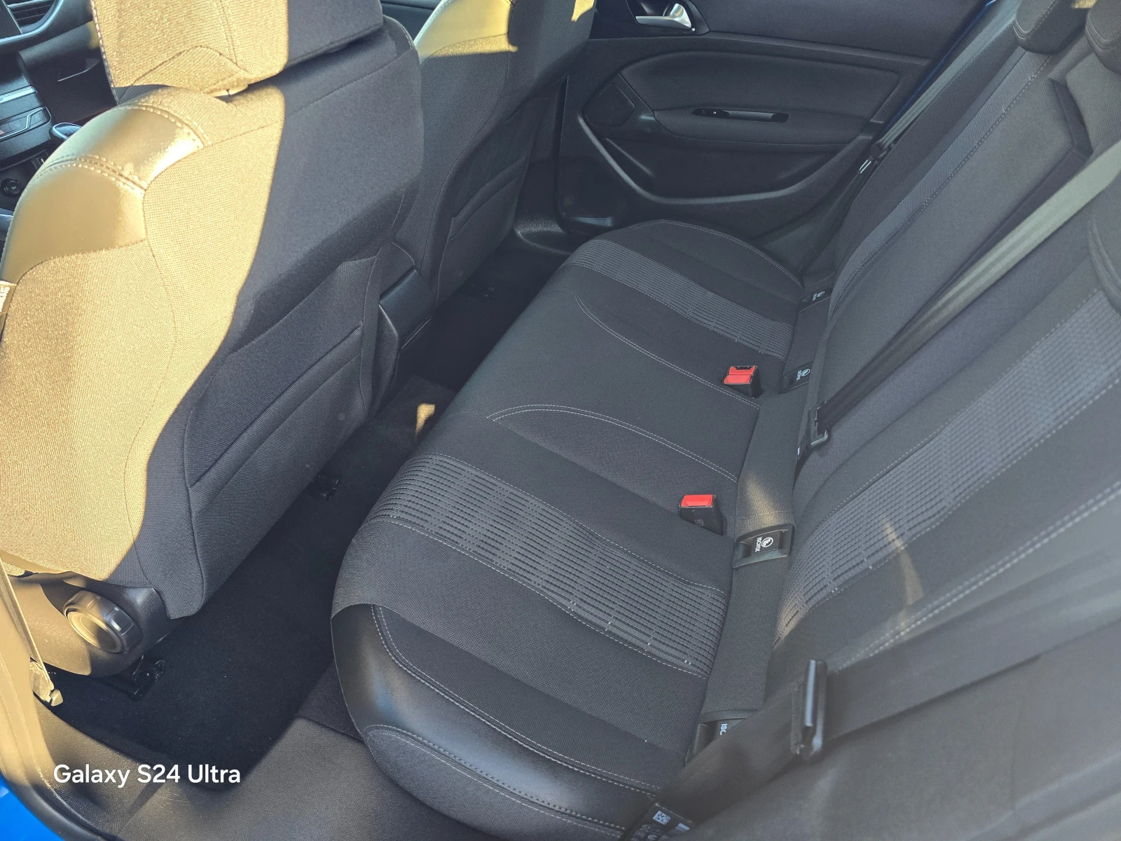 Peugeot 308 1.5HDI-131k.c-FACE-NAVI - изображение 10