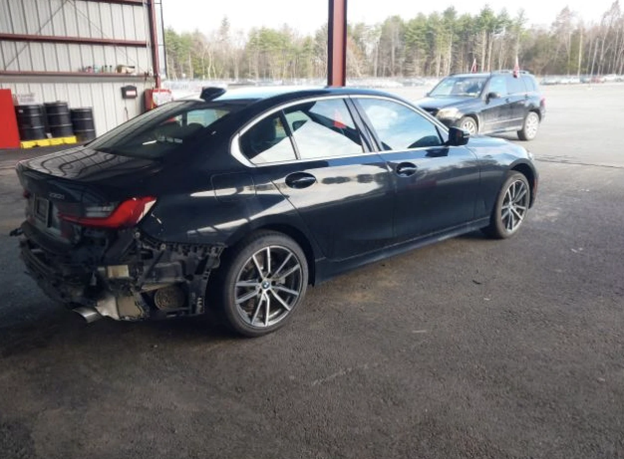 BMW 330 XDRIVE* HEAD-UP* ПОДГРЕВ* KEYLESS* AMBIENT LIGHT - изображение 6