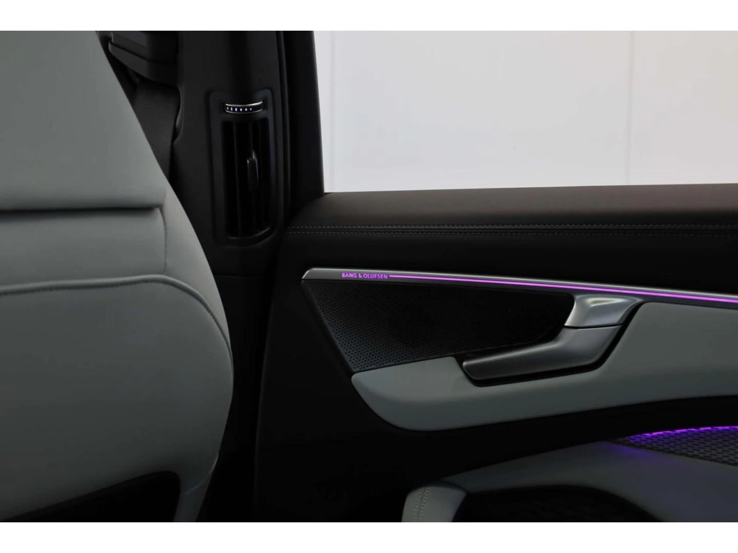 Audi A6 E-HYBRID QUATTRO S-LINE PANO B&O HEAD UP 360 | Mobile.bg   16