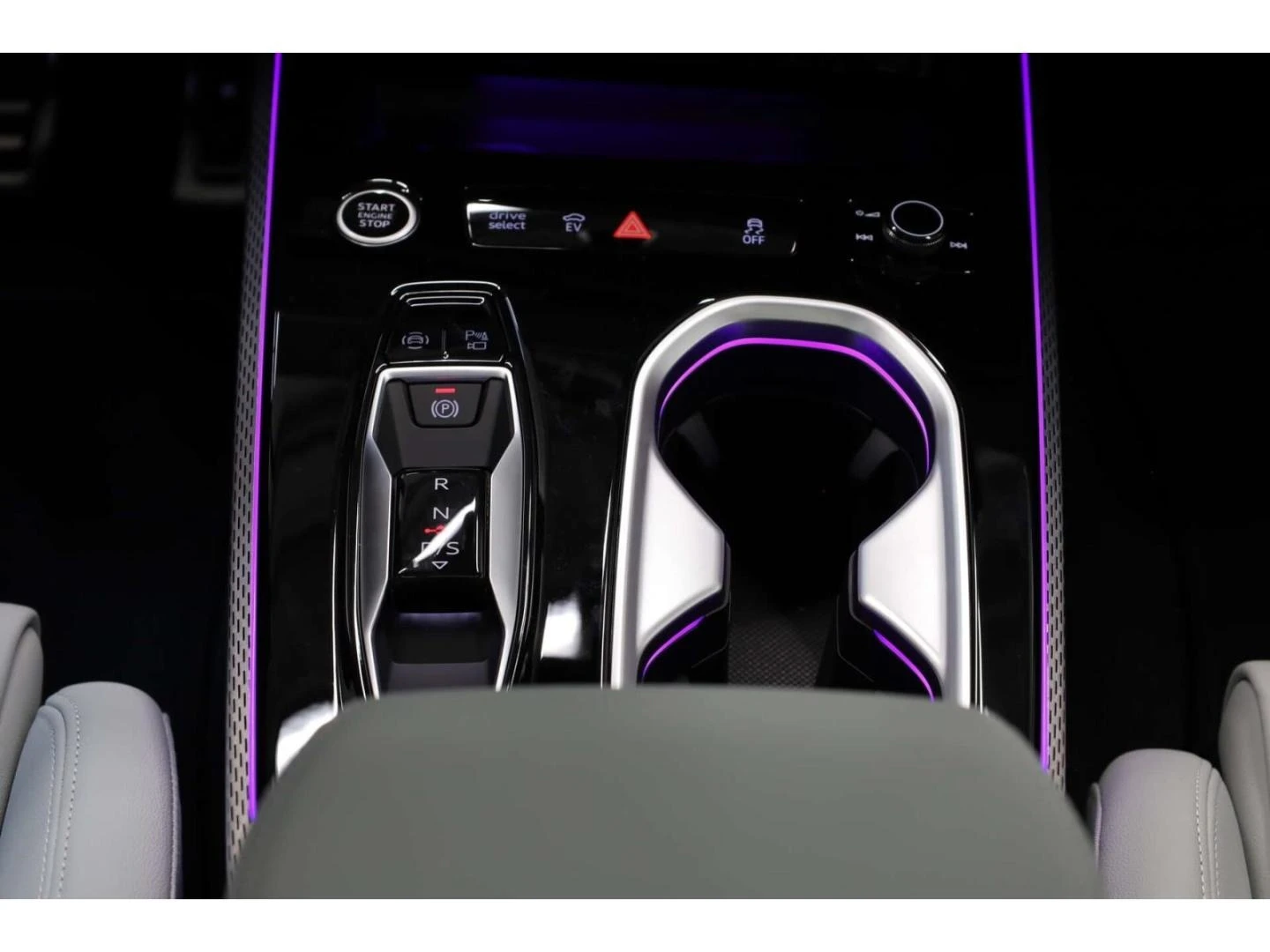 Audi A6 E-HYBRID QUATTRO S-LINE PANO B&O HEAD UP 360 | Mobile.bg   12