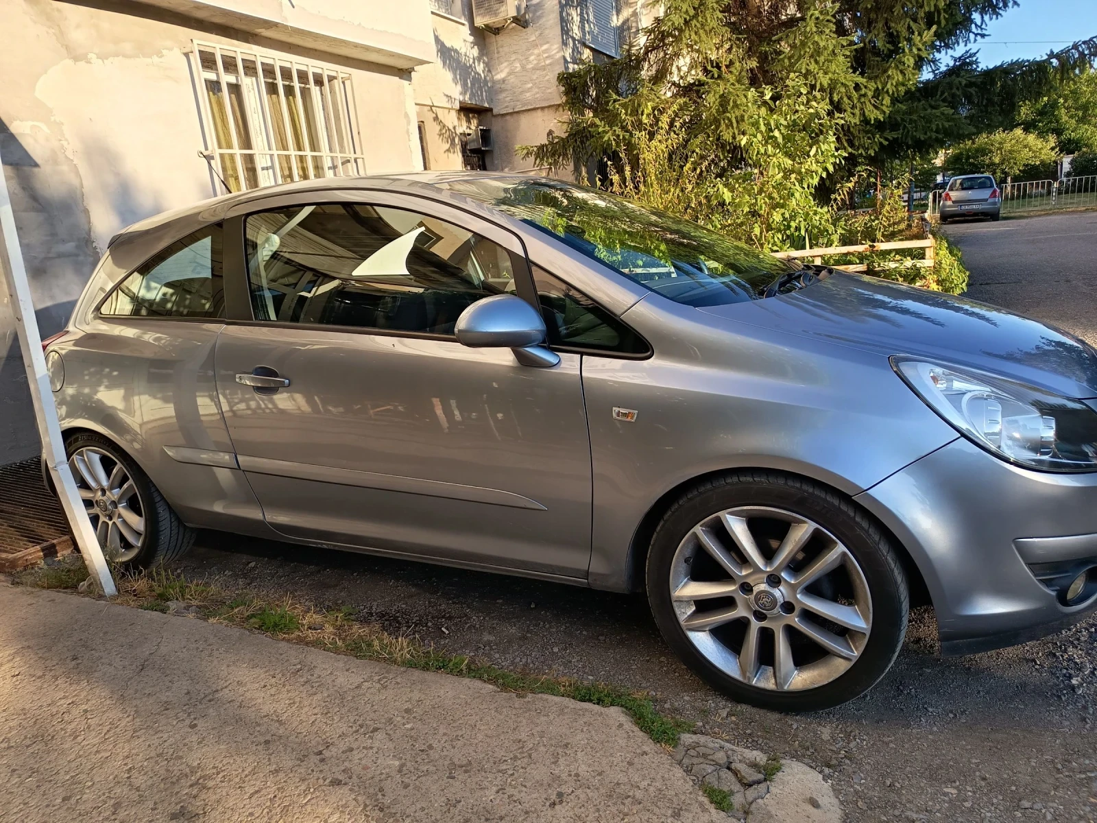 Opel Corsa D 1.4 Верига Sport - изображение 8