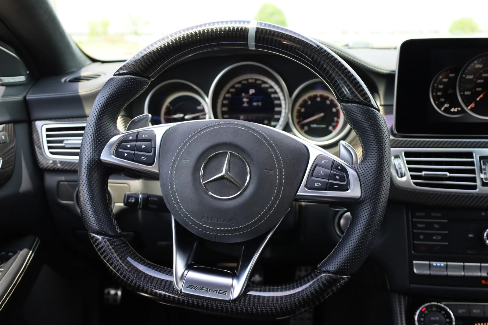 Mercedes-Benz CLS 63 AMG S 4-Matik, снимка 9 - Автомобили и джипове - 54604921