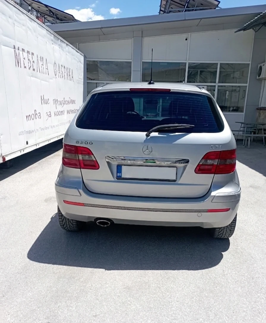 Mercedes-Benz B 200 CDI, снимка 2 - Автомобили и джипове - 54932341