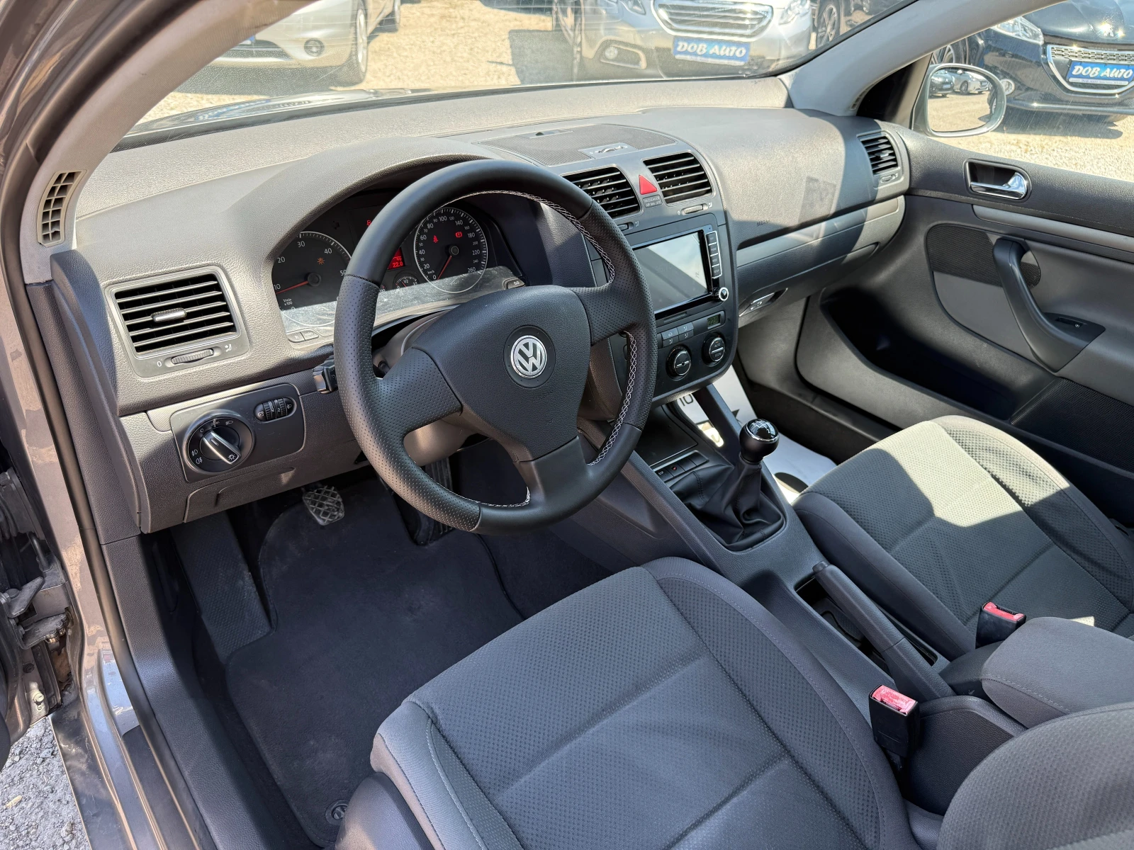 VW Golf 1.9TDI-105k.c-Тип "BKC"-навигация-CAR PLAY, снимка 9 - Автомобили и джипове - 54943559